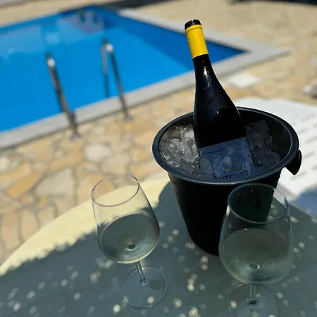 Vila Mali Vuk *
